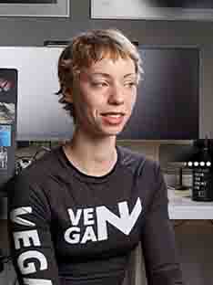The Militant Vegan (Raffaela)